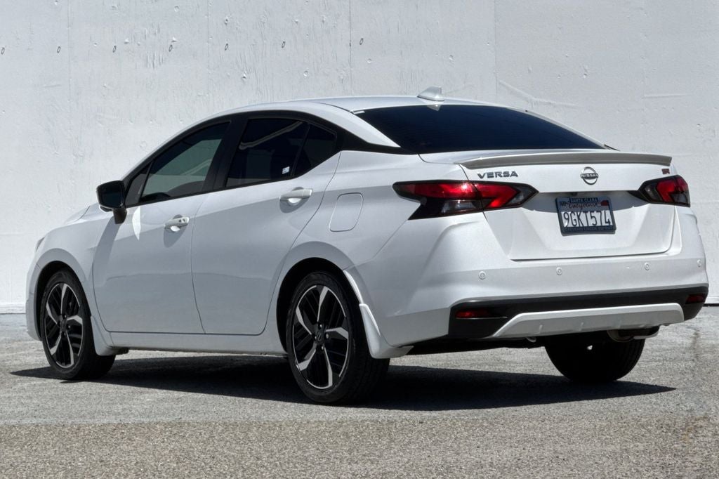 2023 Nissan Versa 1.6 SR