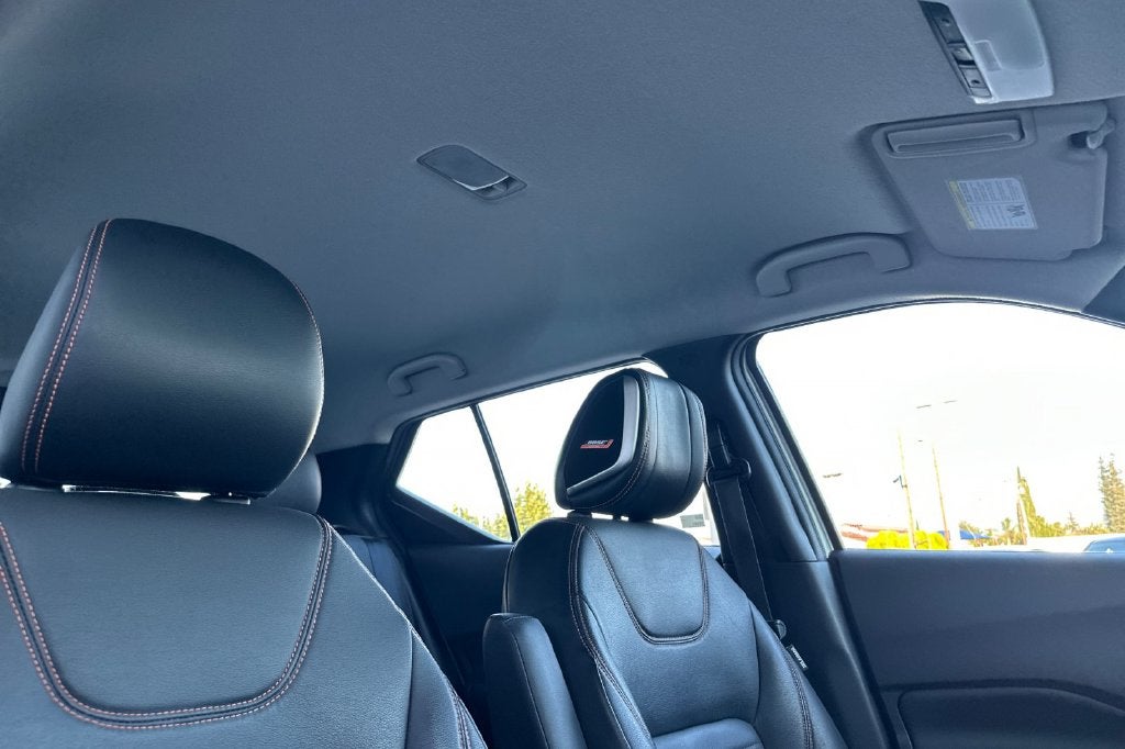 2019 Nissan Kicks SR