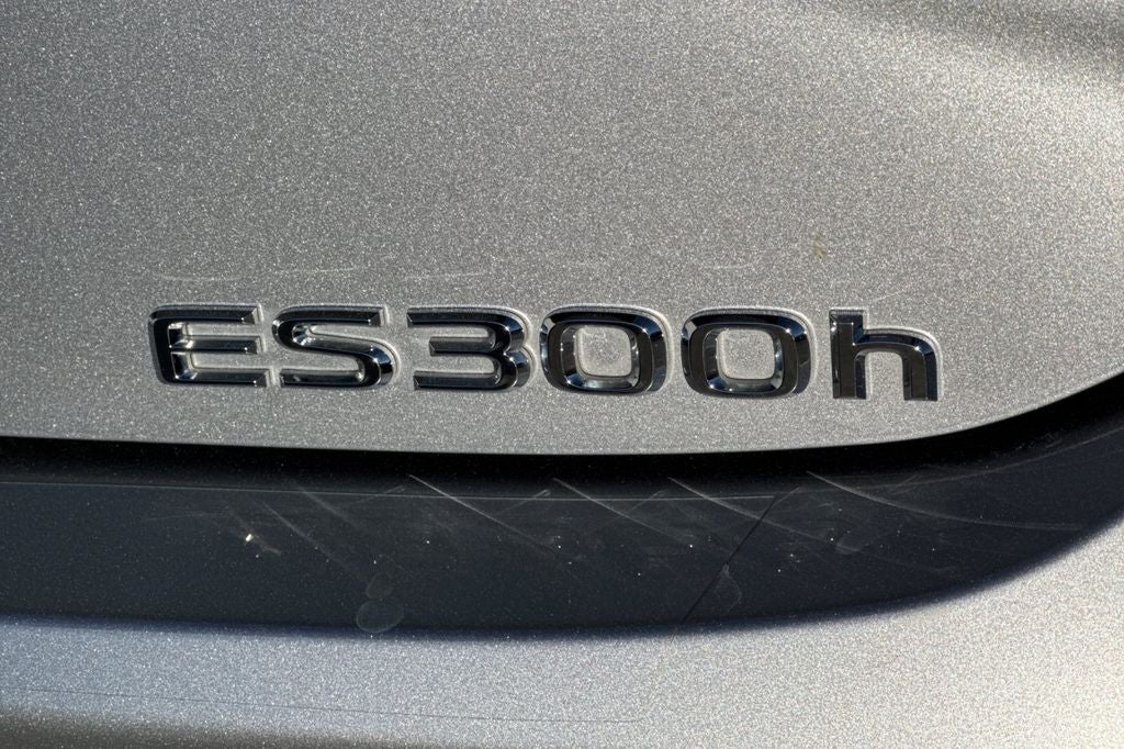 2025 Lexus ES 300h