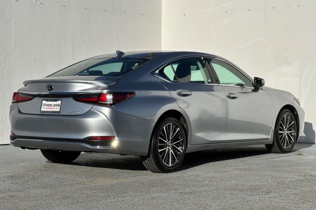 2025 Lexus ES 300h