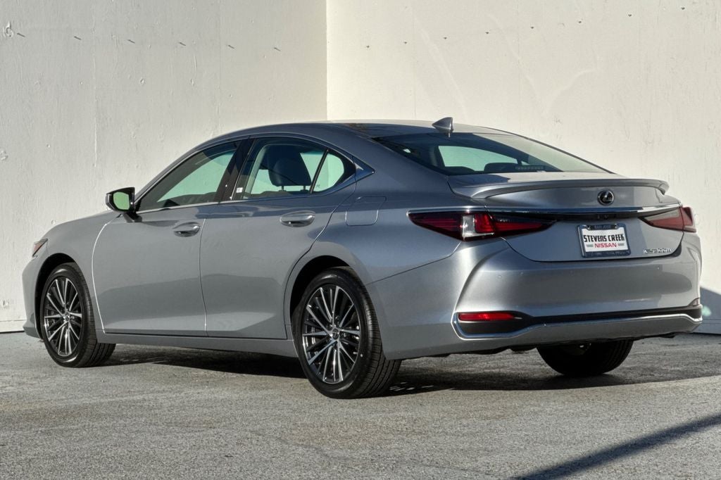 2025 Lexus ES 300h
