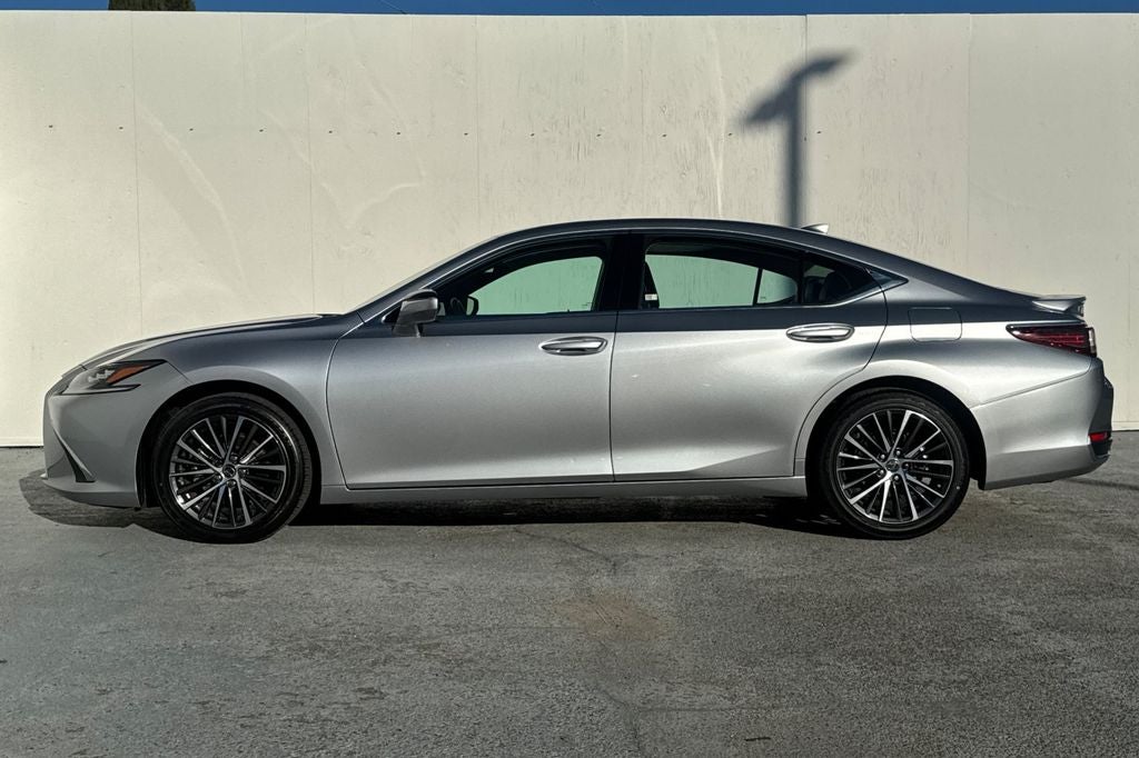 2025 Lexus ES 300h