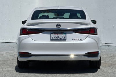 2021 Lexus ES 300h Luxury