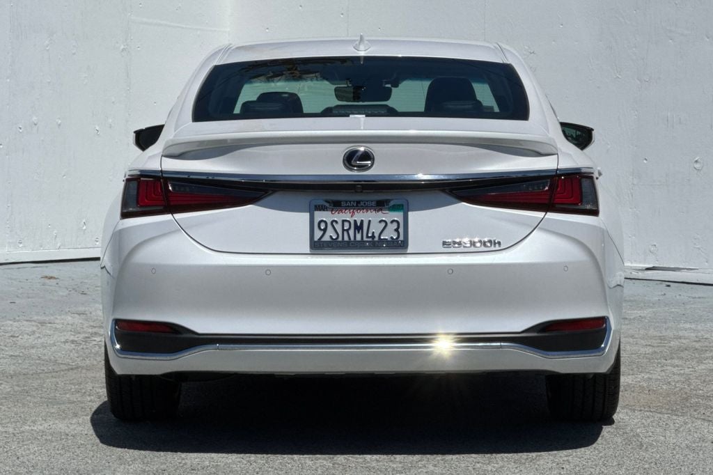 2021 Lexus ES 300h Luxury