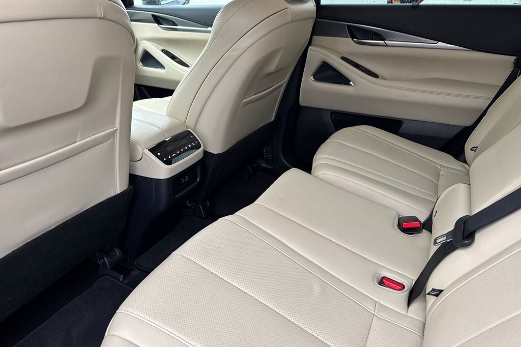 2025 INFINITI QX60 LUXE