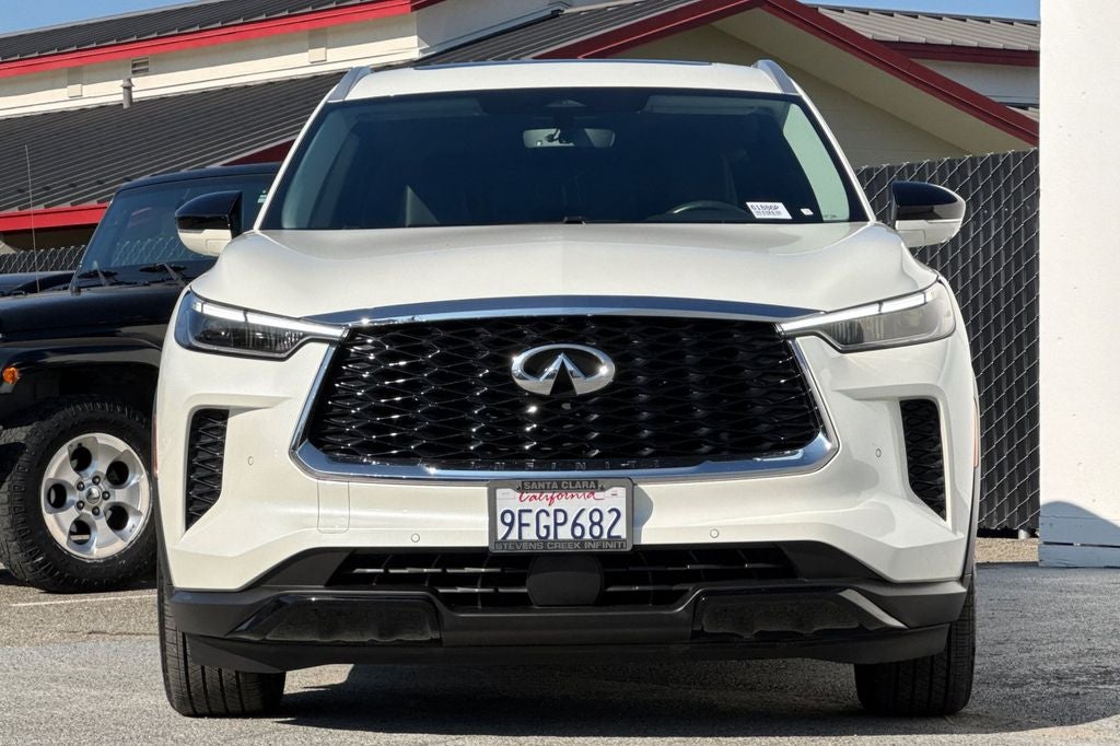 2023 INFINITI QX60 LUXE