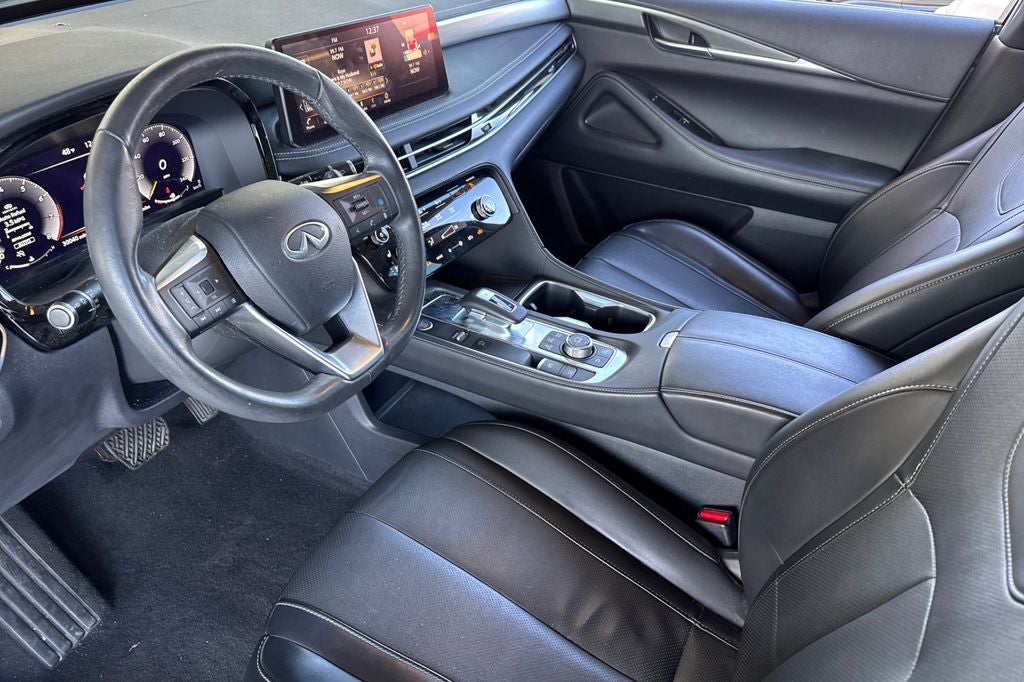 2023 INFINITI QX60 LUXE