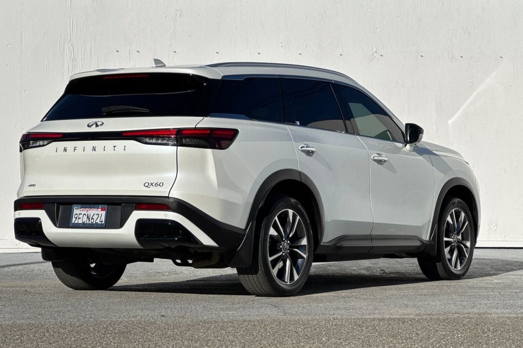 2023 INFINITI QX60 LUXE