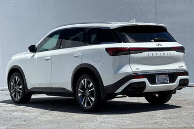 2023 INFINITI QX60 LUXE