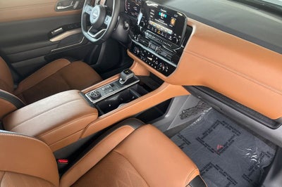 2025 Nissan Pathfinder Platinum