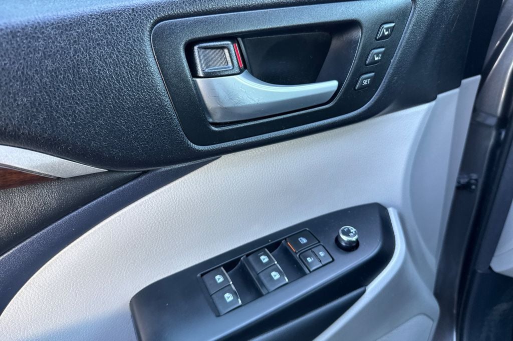 2015 Toyota Highlander Limited Platinum V6