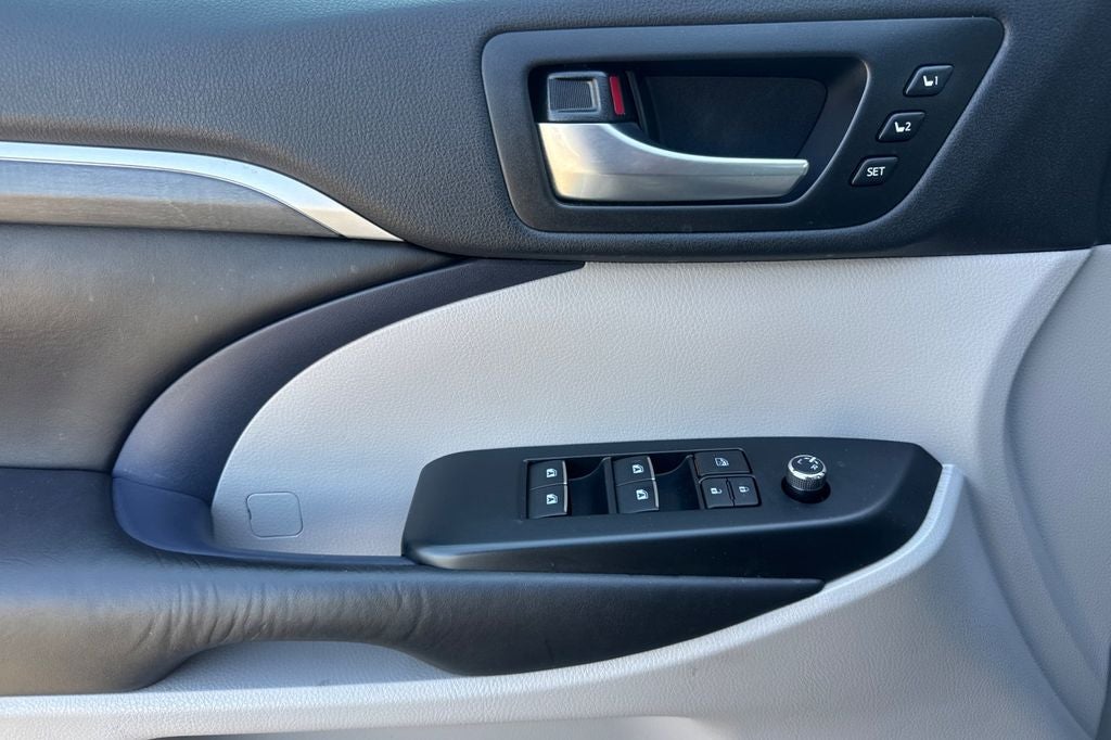 2019 Toyota Highlander Limited Platinum