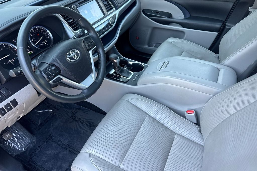2019 Toyota Highlander Limited Platinum