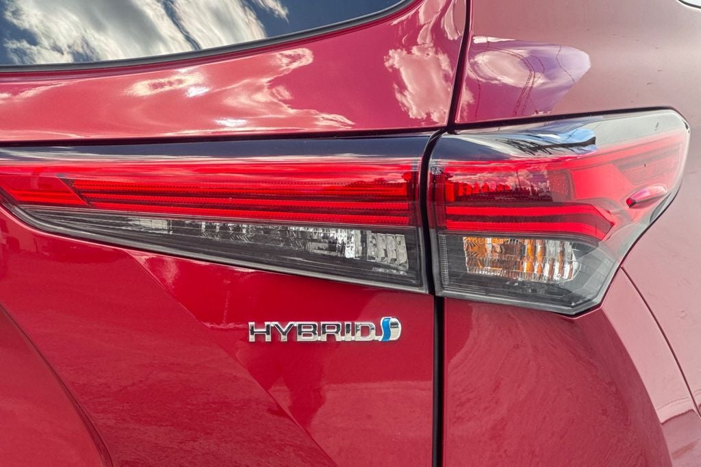 2022 Toyota Highlander Hybrid XLE