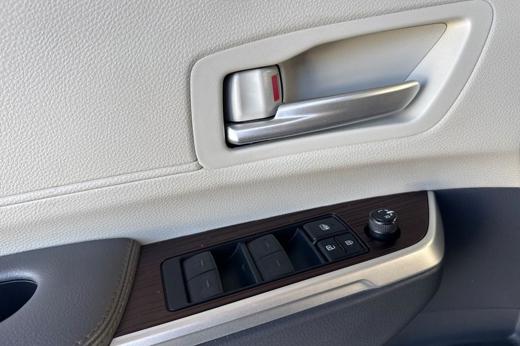 2024 Toyota Sienna XLE 7 Passenger