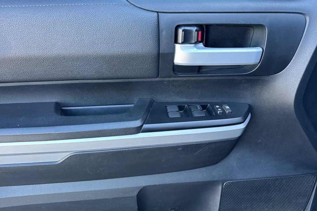 2017 Toyota Tundra SR5