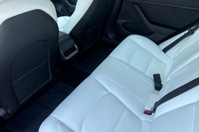 2022 Tesla Model 3 .