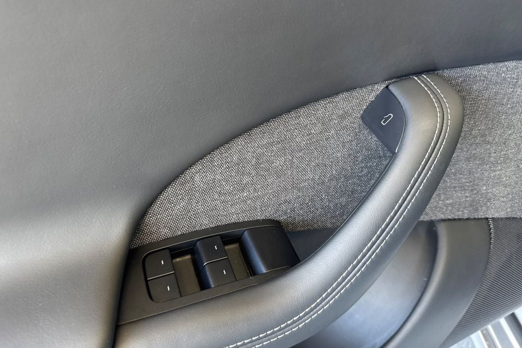 2025 Tesla Model S Plaid