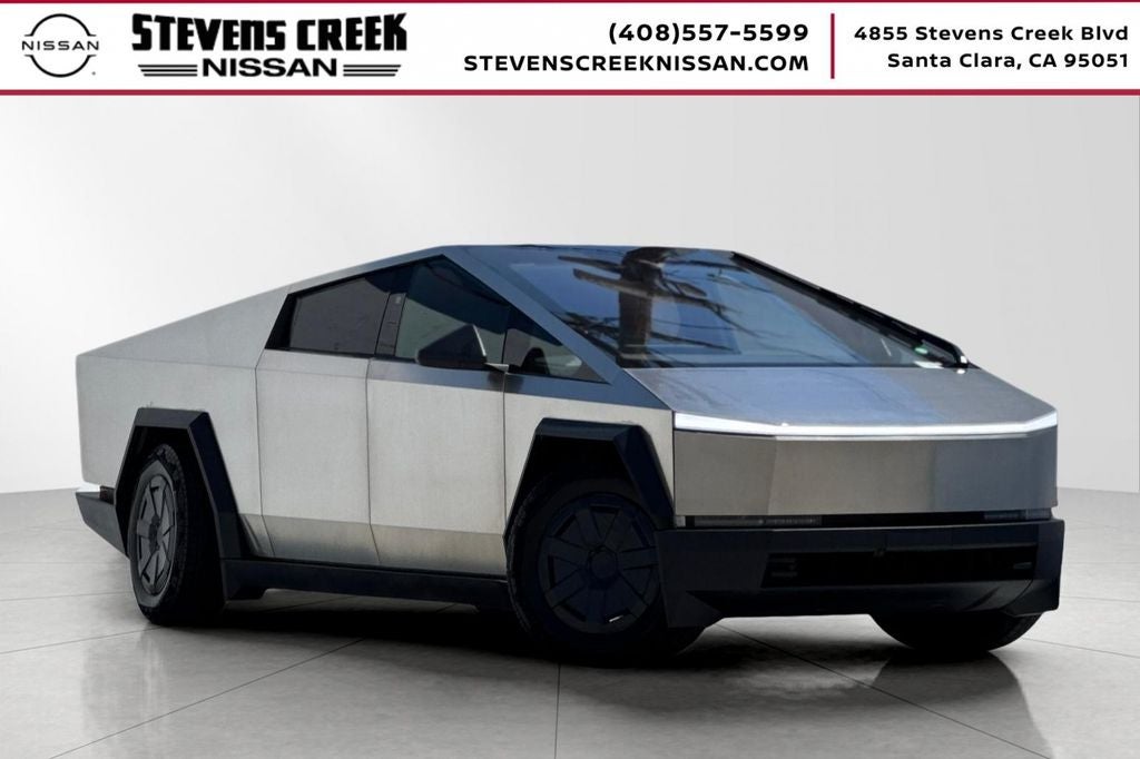 2025 Tesla Cybertruck .