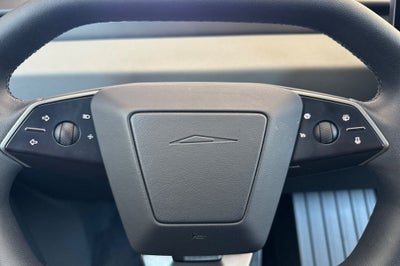 2025 Tesla Cybertruck .