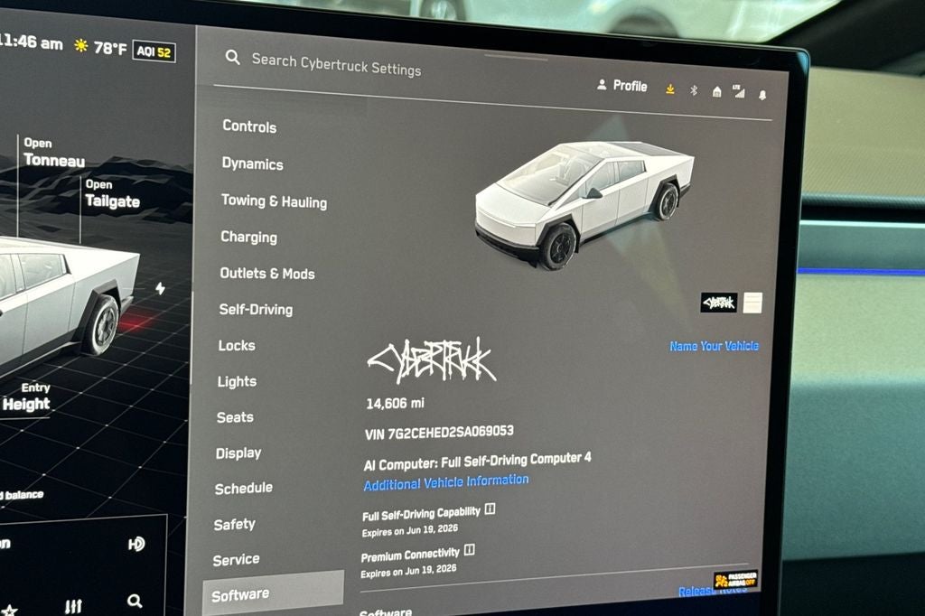 2025 Tesla Cybertruck .
