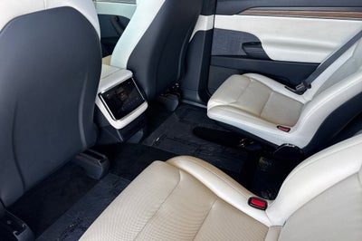 2022 Tesla Model X .