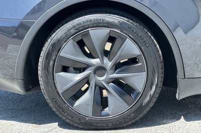 2025 Tesla Model Y Long Range