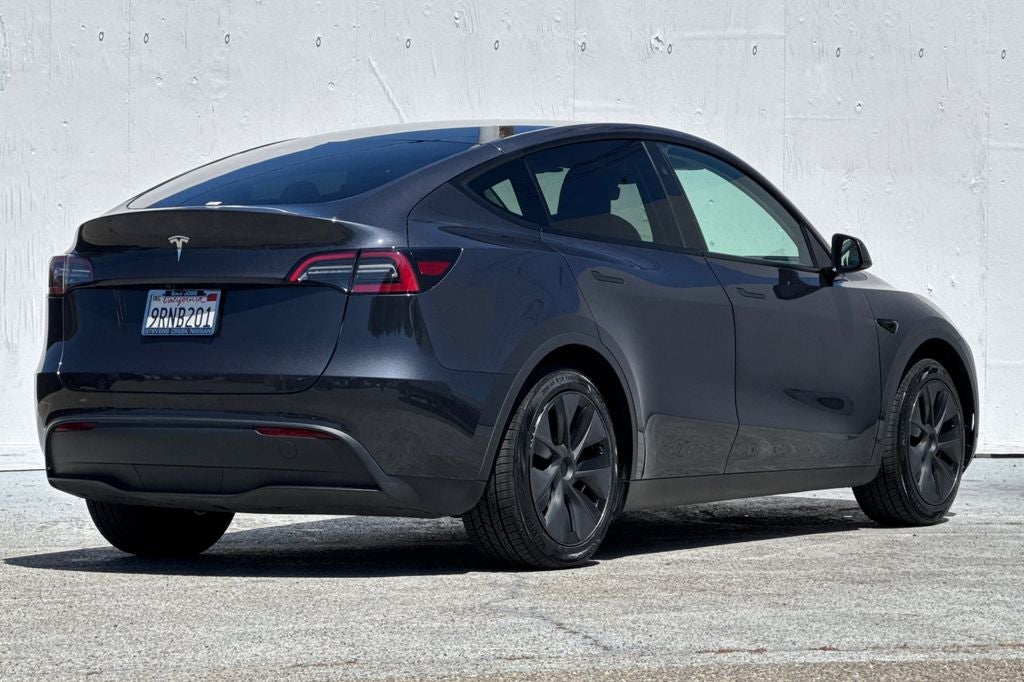 2025 Tesla Model Y Long Range