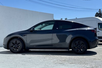 2025 Tesla Model Y Long Range