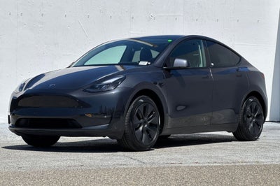 2025 Tesla Model Y Long Range