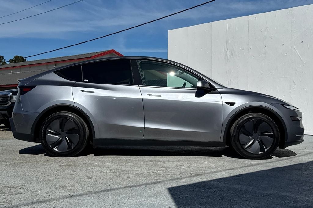2026 Tesla Model Y Base