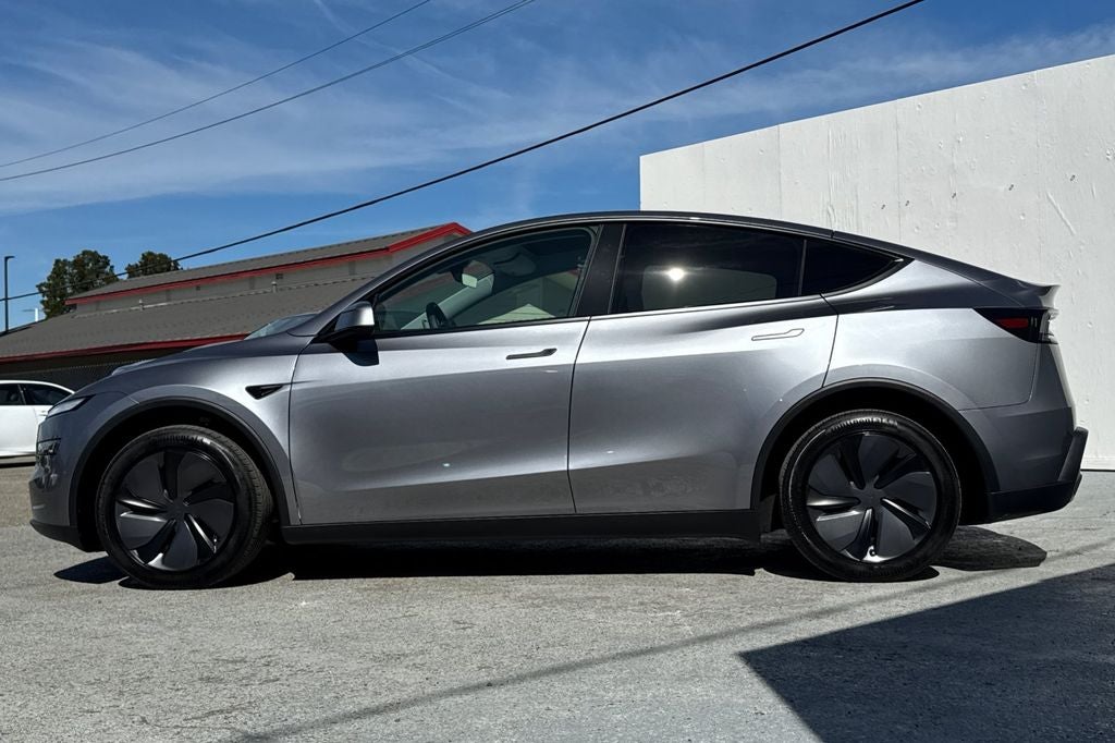 2026 Tesla Model Y Base