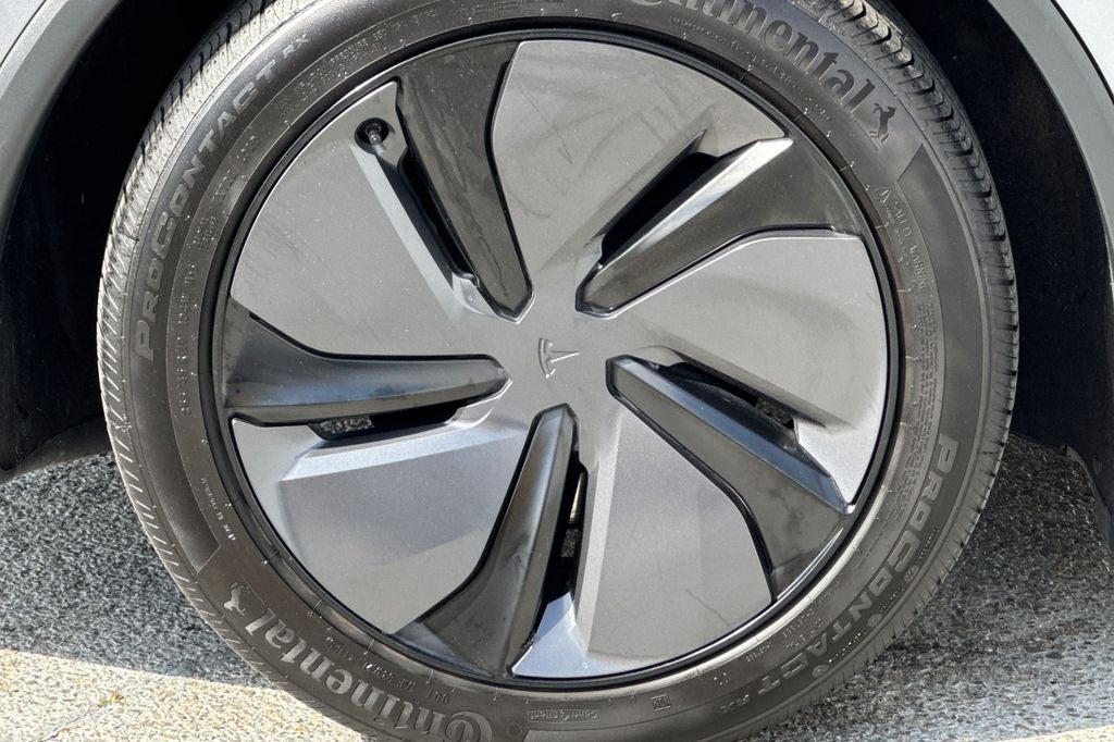 2026 Tesla Model Y Premium