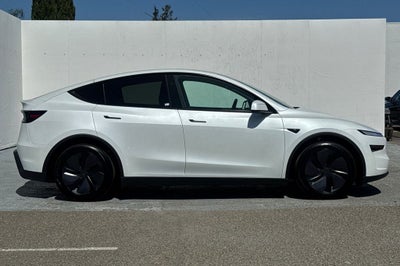 2026 Tesla Model Y Premium