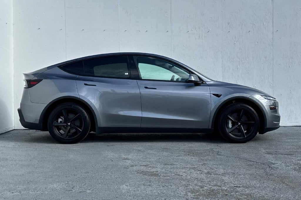 2026 Tesla Model Y Premium
