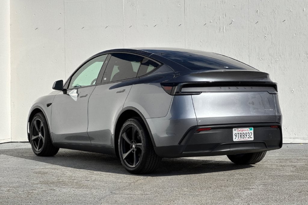 2026 Tesla Model Y Premium