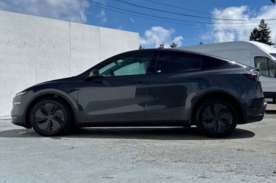 2026 Tesla Model Y Long Range
