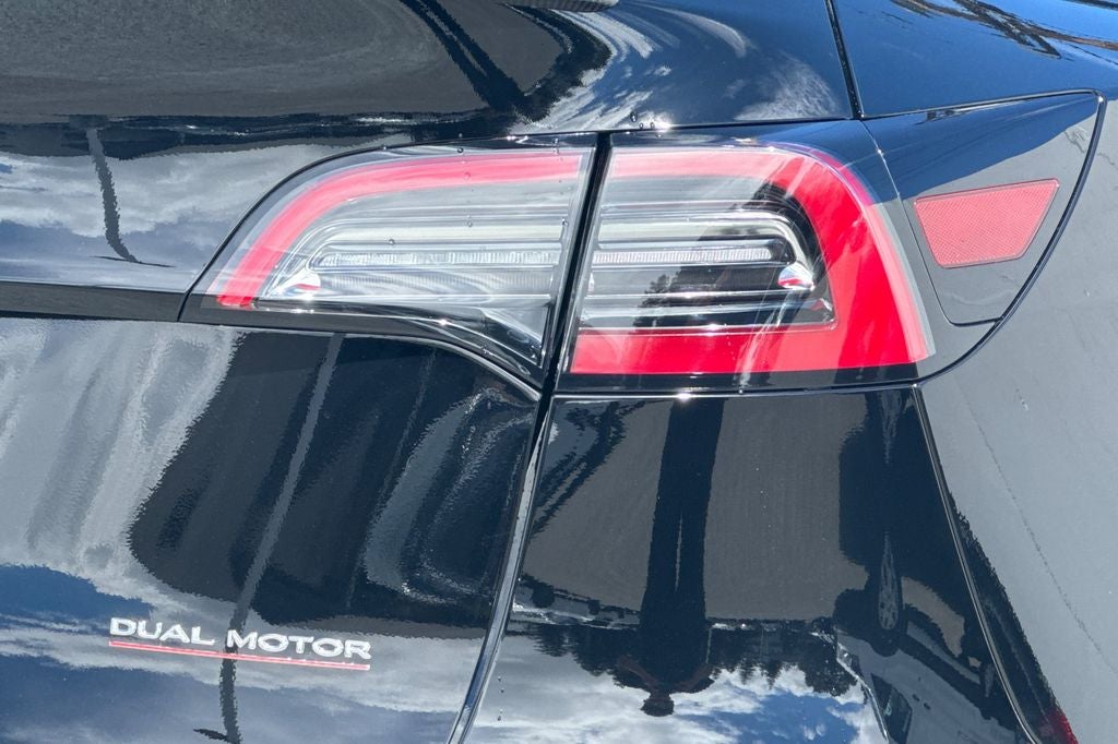 2025 Tesla Model Y Performance