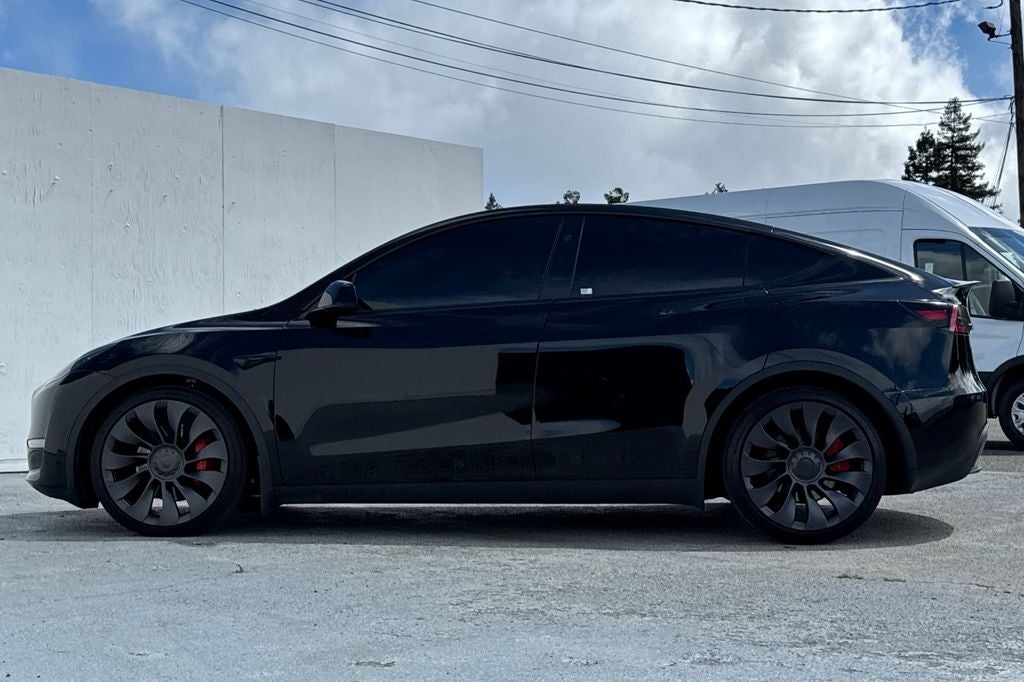 2025 Tesla Model Y Performance
