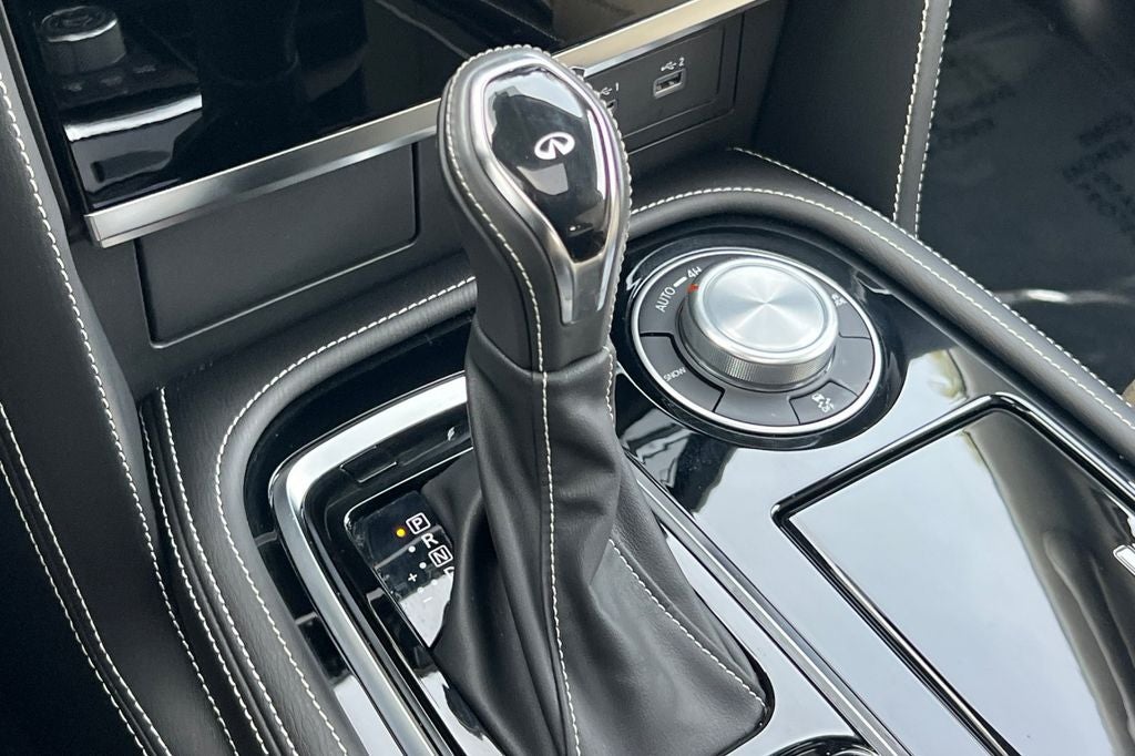 2023 INFINITI QX80 Premium Select