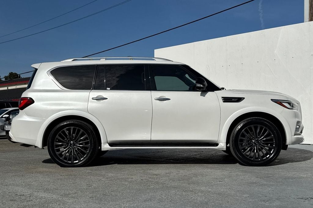 2024 INFINITI QX80 Premium Select