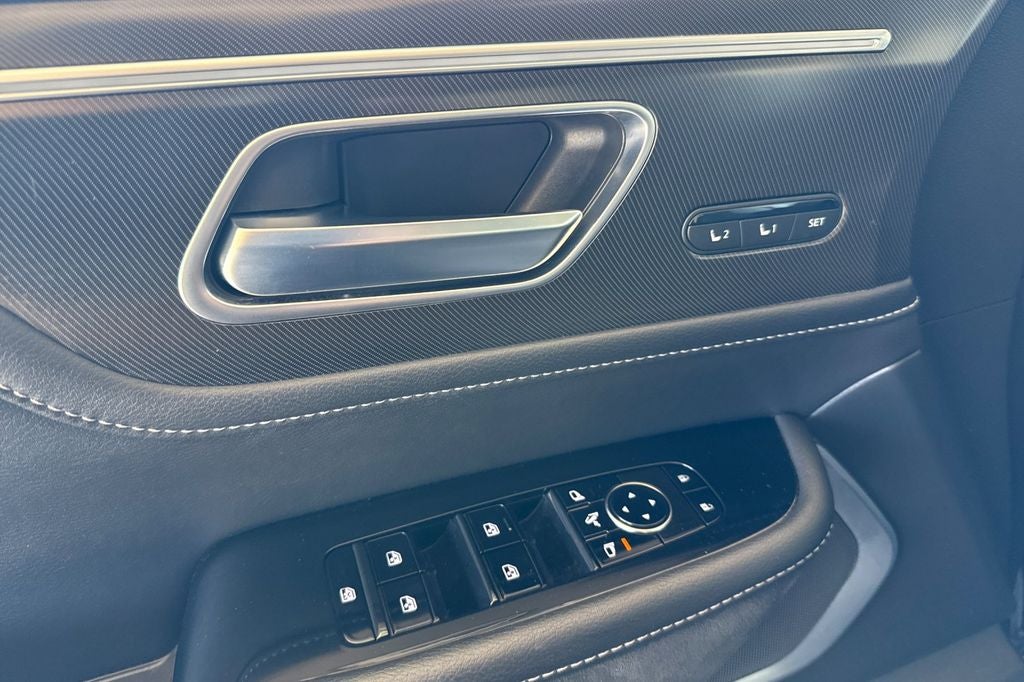 2025 INFINITI QX80 LUXE