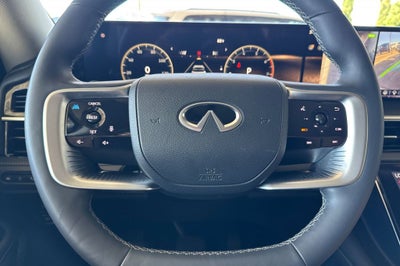 2025 INFINITI QX80 LUXE