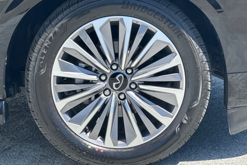 2025 INFINITI QX80 LUXE