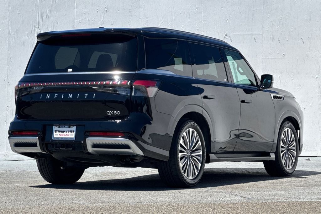 2025 INFINITI QX80 LUXE