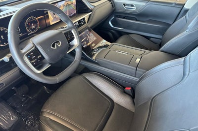 2025 INFINITI QX80 LUXE