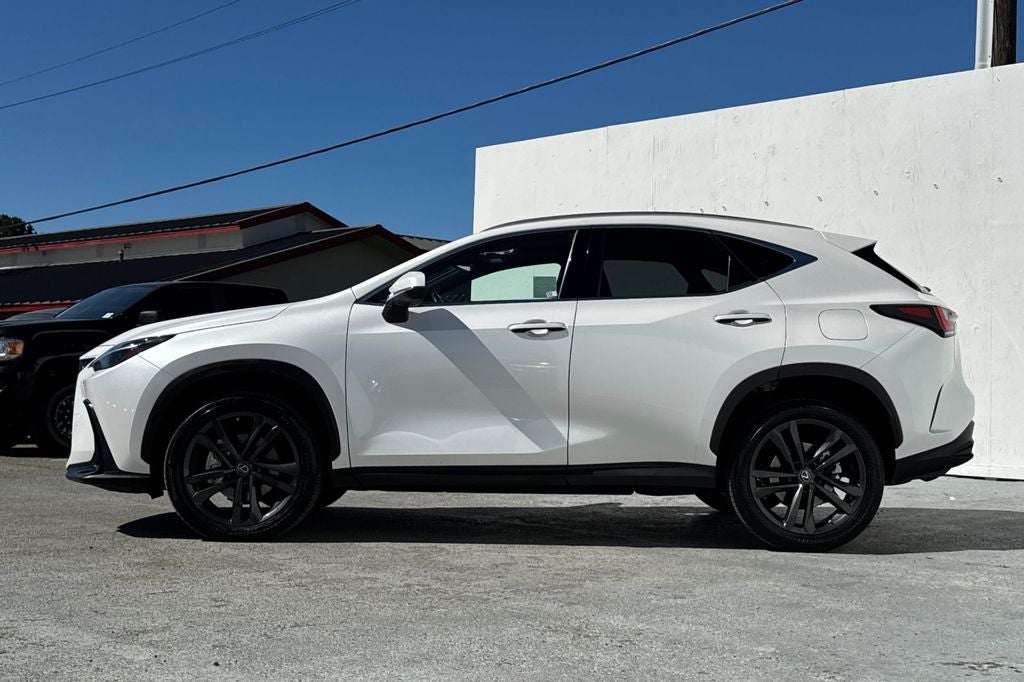 2023 Lexus NX 450h+ Luxury
