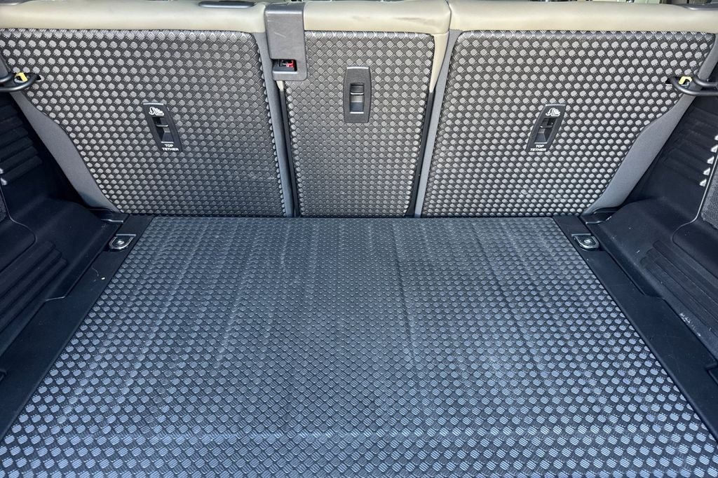 2023 Land Rover Defender 110 X-Dynamic SE
