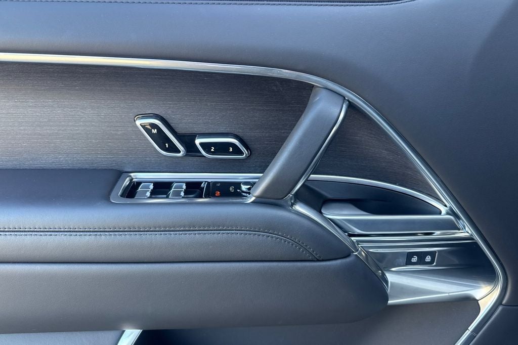 2025 Land Rover Range Rover SE