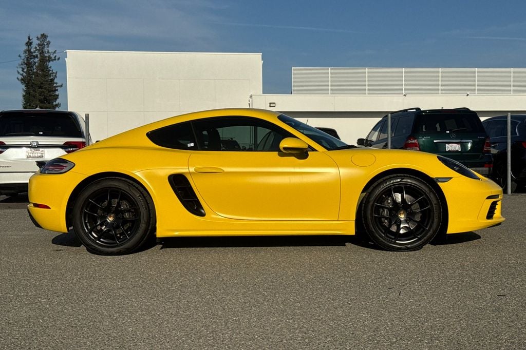 2022 Porsche 718 Cayman T